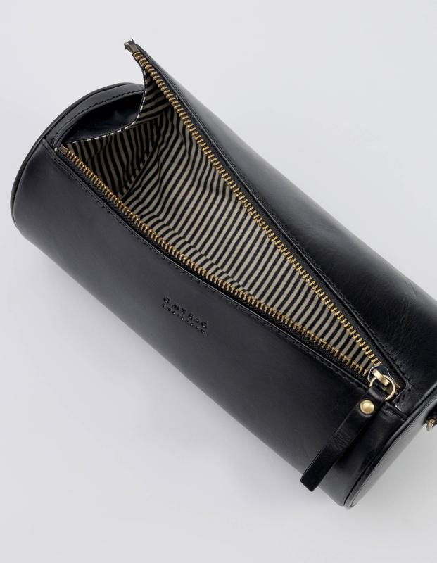 Izzy Black Classic Leather - kožená kabelka v tvare valca