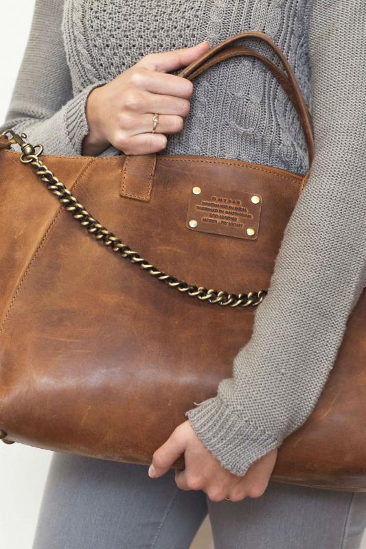 Fly Violet Maxi Camel Hunter Leather - kožená kabelka