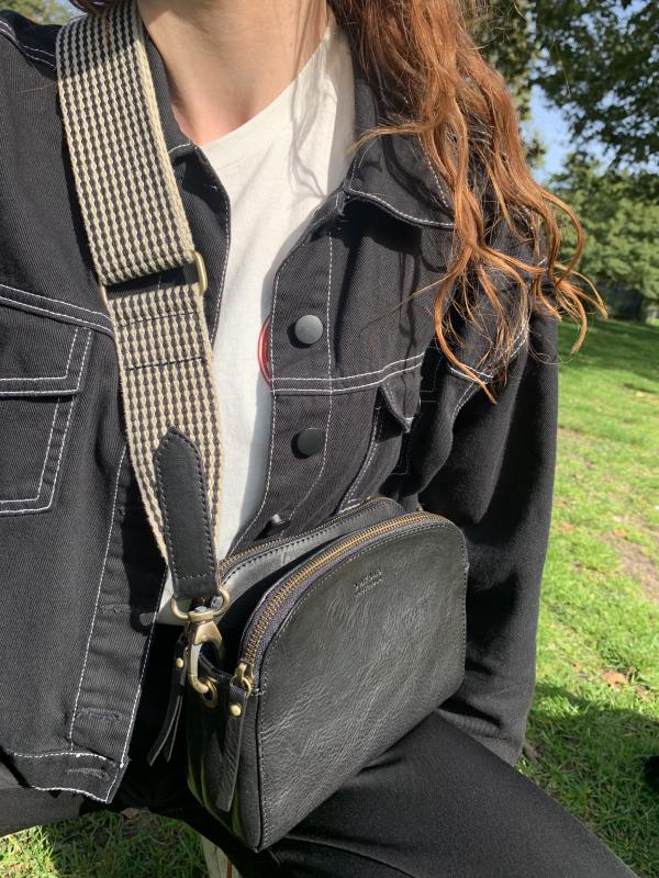 Emily Black Stromboli Leather - kožená crossbody kabelka