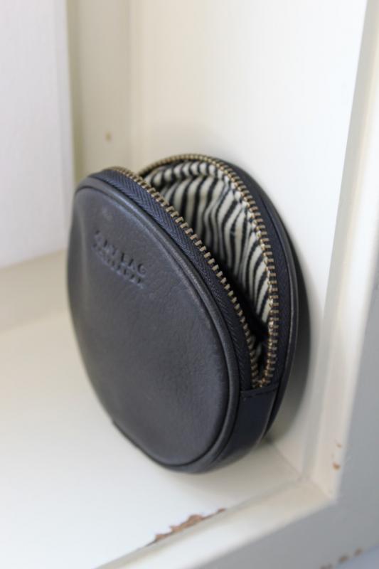 Luna Purse Black Soft Grain Leather - kruhová peňaženka