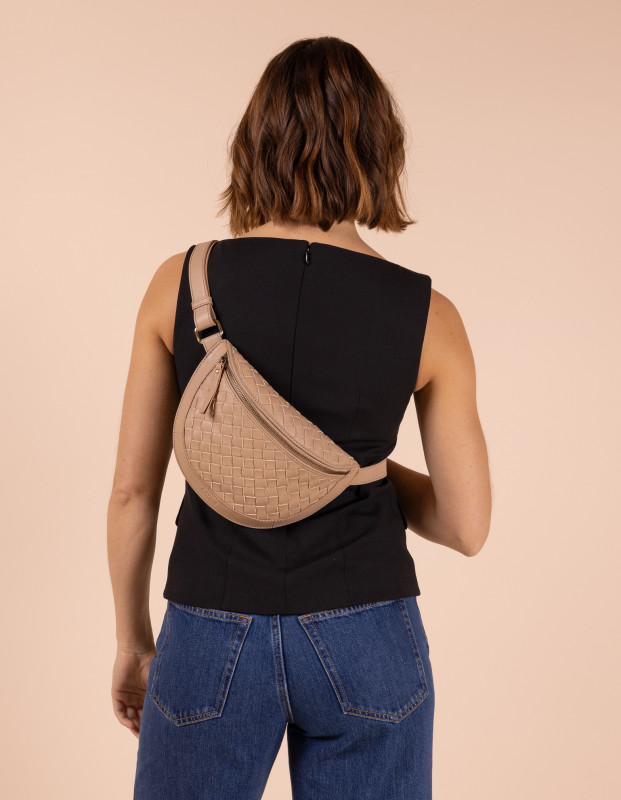 Ray Bumbag Sand Woven – kožená ľadvinka v pieskovej farbe 1