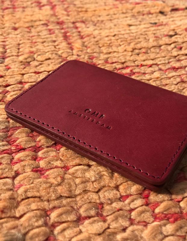 Cassie Cardcase Ruby Classic Leather - kožený cardholder