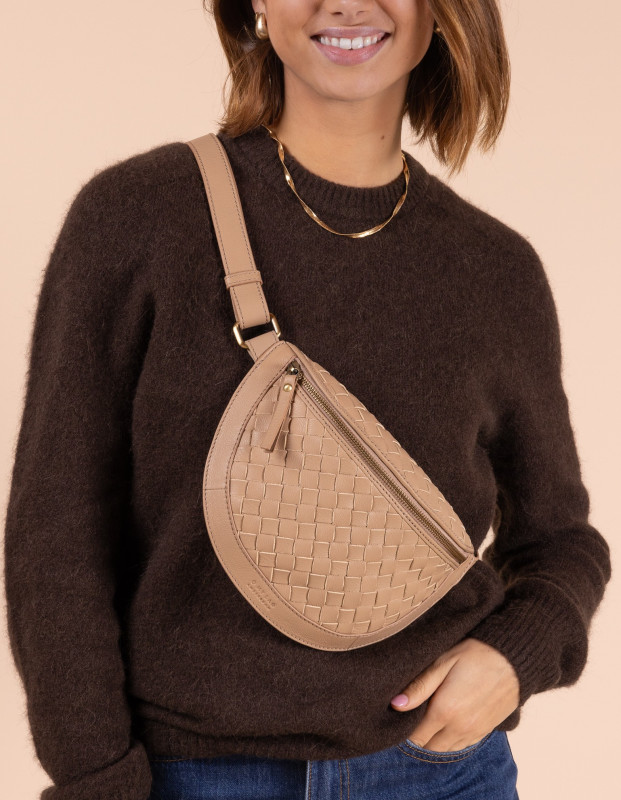 Ray Bumbag Sand Woven – kožená ľadvinka v pieskovej farbe 2