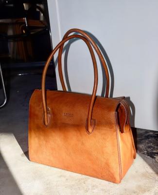 veľká hnedá kožená kabelka Kate od O My Bag Amsterdam